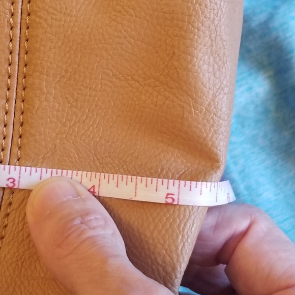 NWOT Shoulder Bag/Satchel Faux Soft Leather - Picture 4 of 8